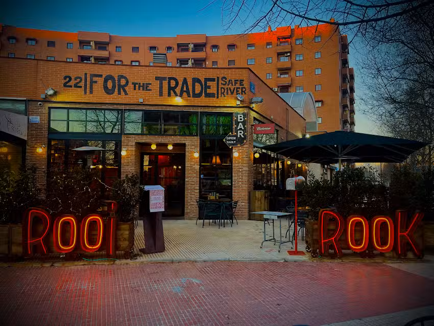 ROOI ROOK M&Oacute;STOLES