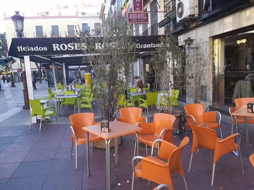 Roses Rosell Restaurante caf&eacute; bar / Sal&oacute;n para Celebraciones