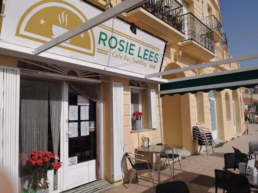 Rosie Lees -Caf&eacute; Teashop