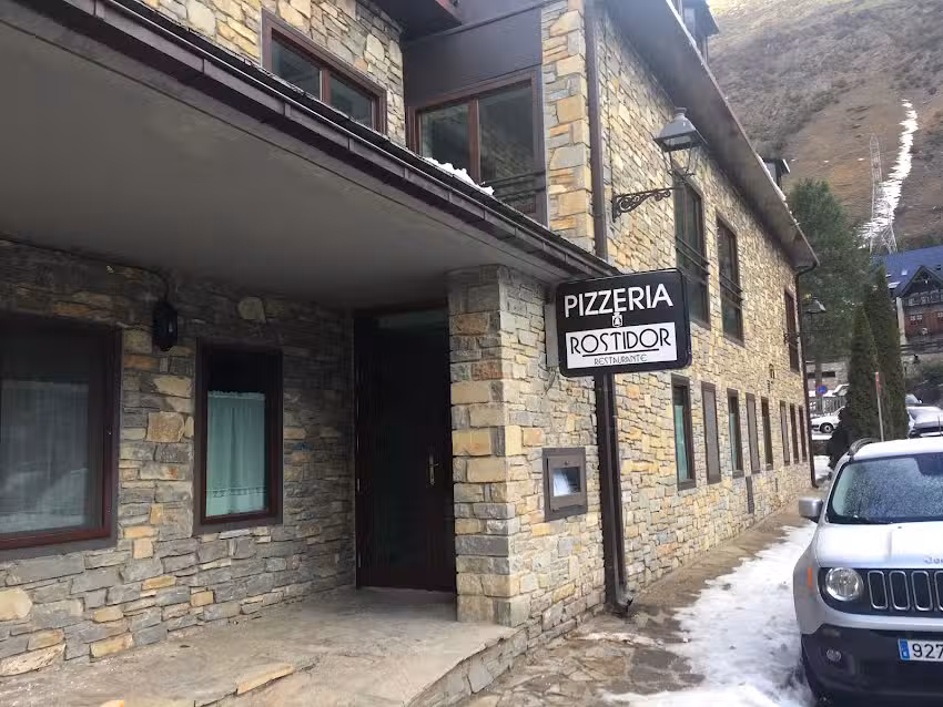 Rostidor Restaurante: pizzas y hamburguesas