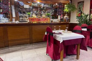 Royal Tandoori Indian Restaurant Lugo