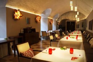 Sa Clastra Restaurant &ndash; Castell Son Claret