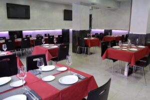 Sal y Pimienta Taper&iacute;a Restaurante