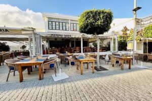 Sant Elm Beach, Restaurant