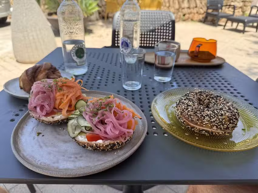 Santa Gertrudis bagel house