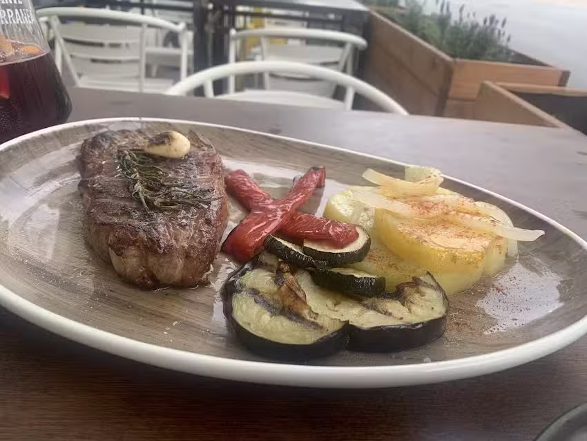 Sax Caf&eacute; Restaurant
