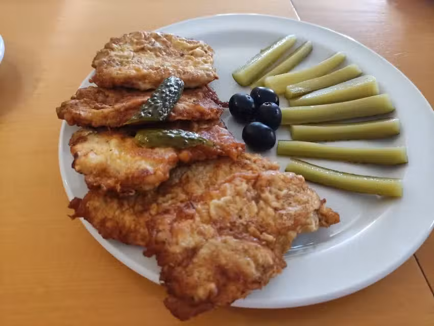 Serena Caf&eacute; Bar