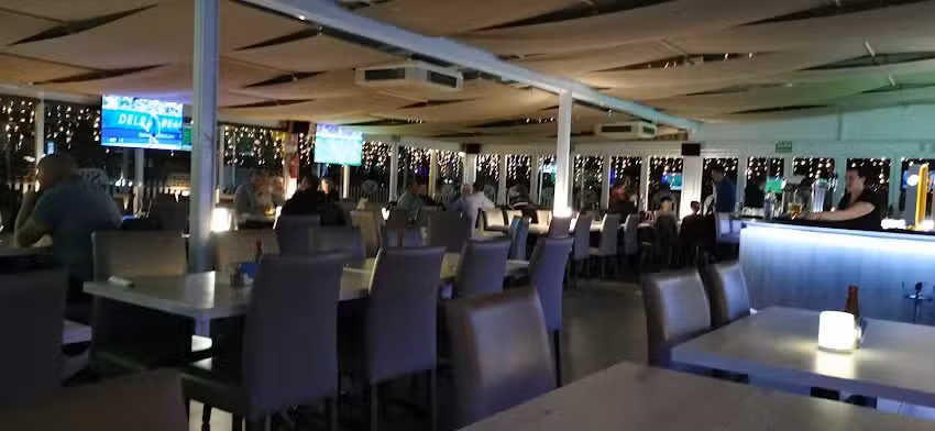 Si Bar & Restaurant