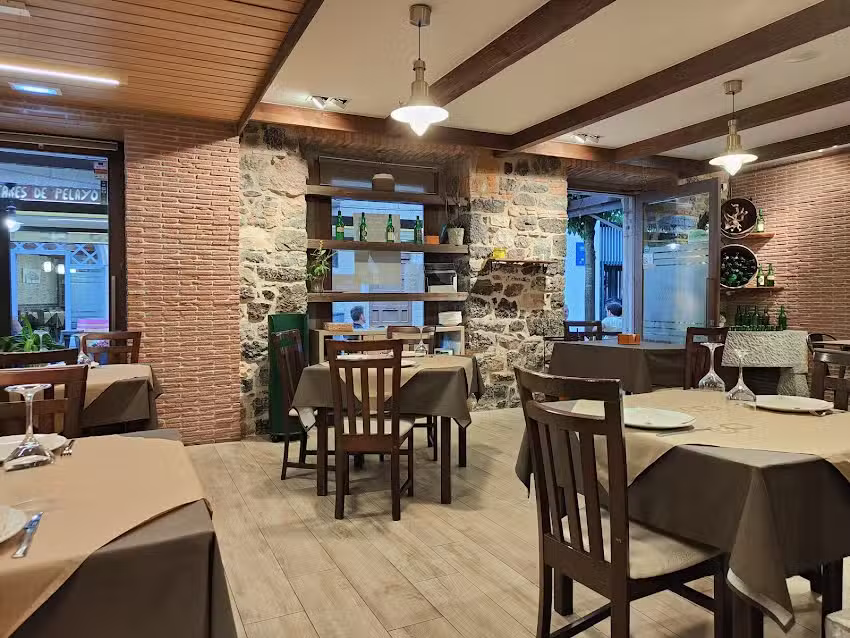 Sidreria Llantares de Pelayo &ndash; Cangas de Onis