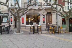 Sly Tapas, Copas y Habanos