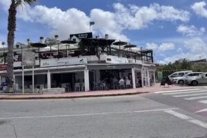 Squirrels Bar & Grill