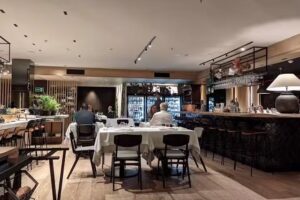 Sukaldean Aitor Santamar&iacute;a