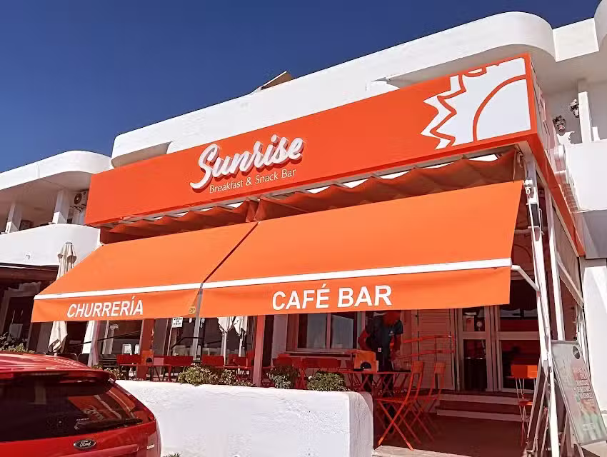 Sunrise (Moj&aacute;car -playa)