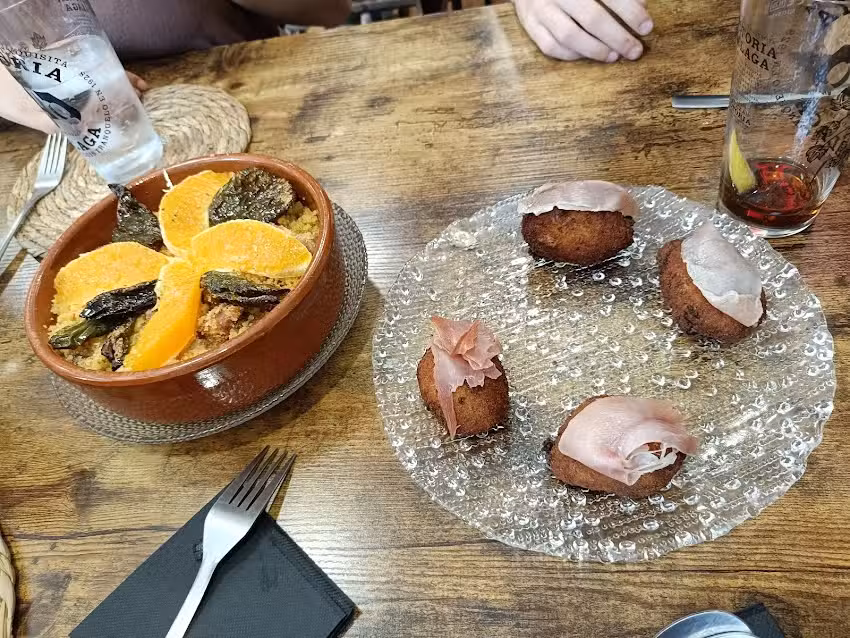 Taberna el Charnake
