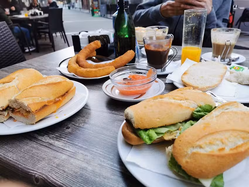 Taberna El Moniato Y Cafeter&iacute;a-Churreria El Moniato