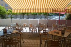 TABERNA LA OFICINA, SABES QUE ES TABERNEAR, ES EL ARTE DE DISFRUTAR DE UNA BUENA COPA DE VINO ANDALUZ