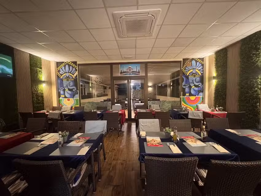 Taj Curry House