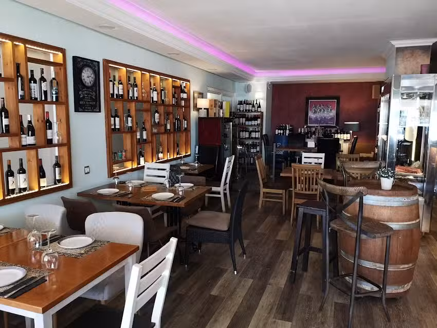 Tanit grill and wine