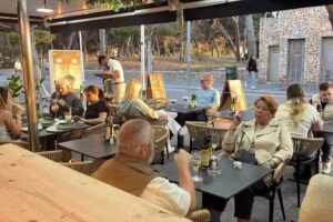 TAPAS & PIZZER&Iacute;A BEACH