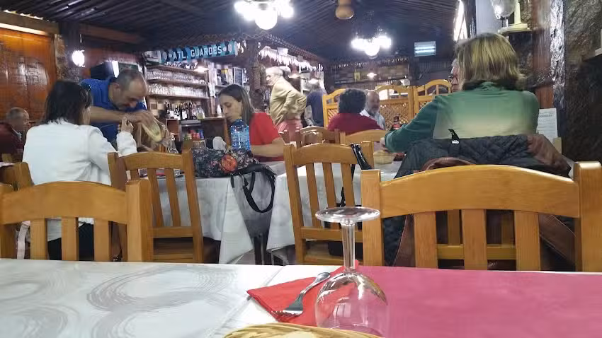 TAPER&Iacute;A ENXEBRE