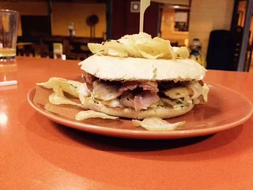 Taperia Hamburgueseria Waxi