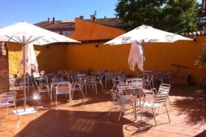 Terraza Braser&iacute;a Albino Vino