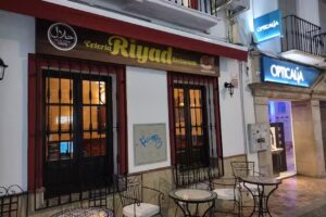 Teteria restaurante Riyad ,halal 100%halal food,مطعم مغربي حلال 100%,comida marroqu&iacute; halal,nerja