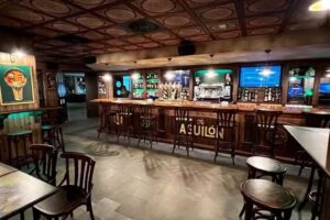 The Aguil&oacute;n Irish pub