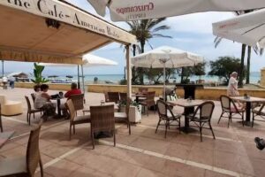 The Caf&eacute; &ndash; American bistro