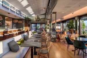 The Club Caf&eacute;