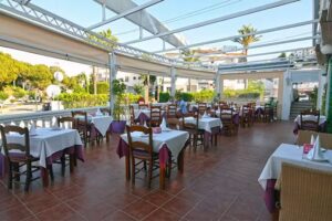 The Connoisseur Indian Restaurant – Restaurante Indio Connoisseur