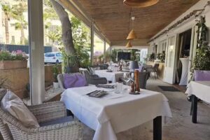 THE HIDDEN KITCHEN is now Emma&lsquo;s in the Harbor of Port Andratx