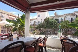 The Village Inn Marbella // Asador Mes&oacute;n del Pueblo