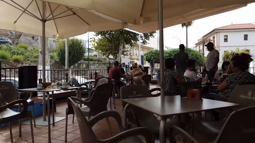 Thivany&rsquo;s Bar & Grill