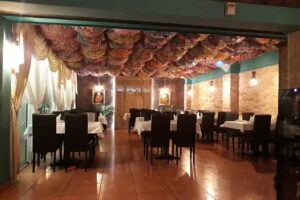 Tiffin (Authentic Indian cuisine) CURRY & TANDOORI HOUSE