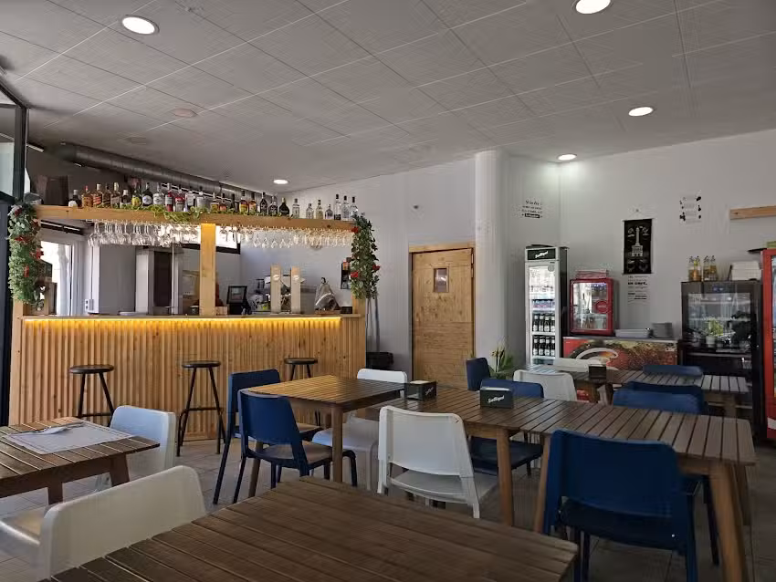 TO EAT RESTAURANTE BAR LATINO QUE HOY ES UN DIA HERMOSO