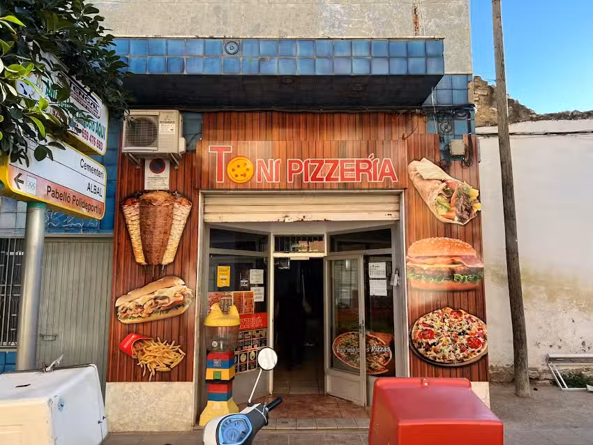 Toni Pizzer&iacute;a