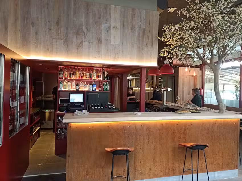 TREEMENDO BAR