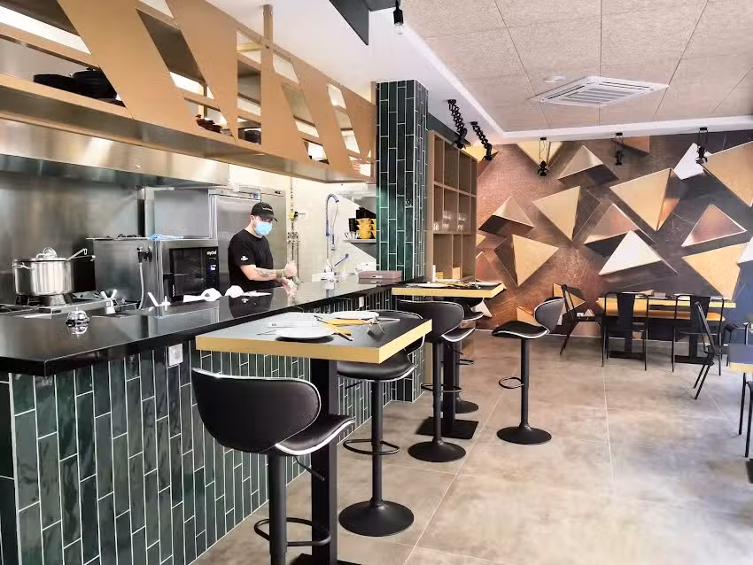 Trenkaclosques bar