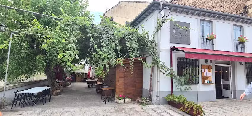 Tresp&eacute;s Comidas e Petiscos