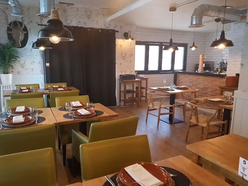 VAKUM Restaurante &ndash; Carnes a la piedra