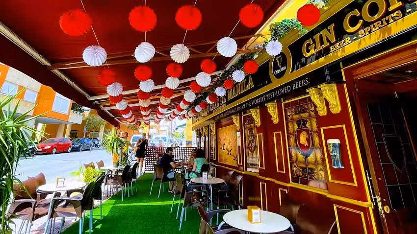 Viejo Caf&eacute; de Manila &laquo;Magellan Discoverer&raquo;