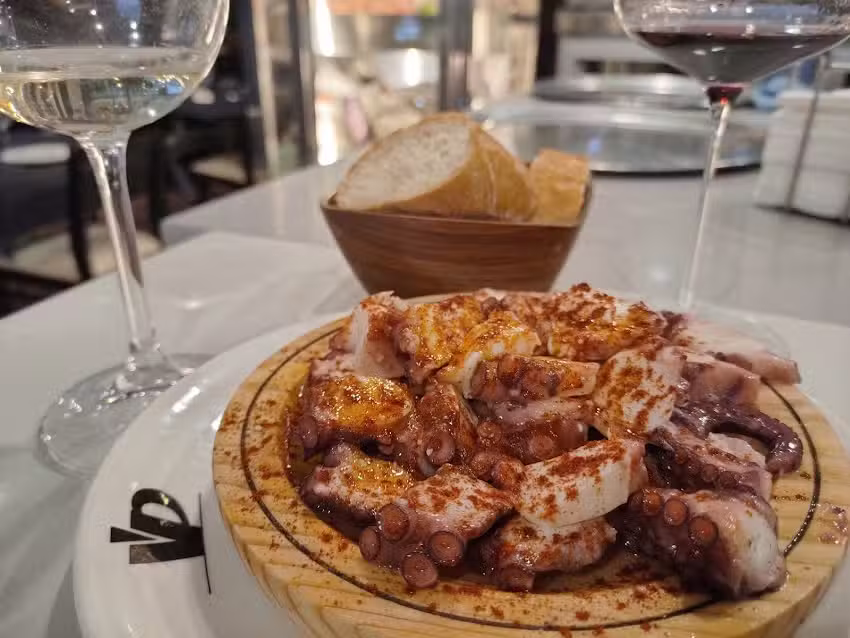 Villa del Prado Caf&eacute; Bar