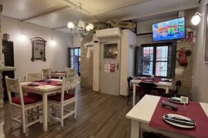 Vino y Rosas Home Food