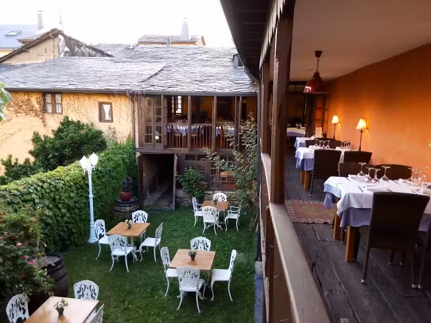 Vinomio Bar & Bot&aacute;nico