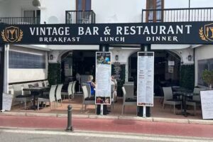 VINTAGE Bar & Restaurant