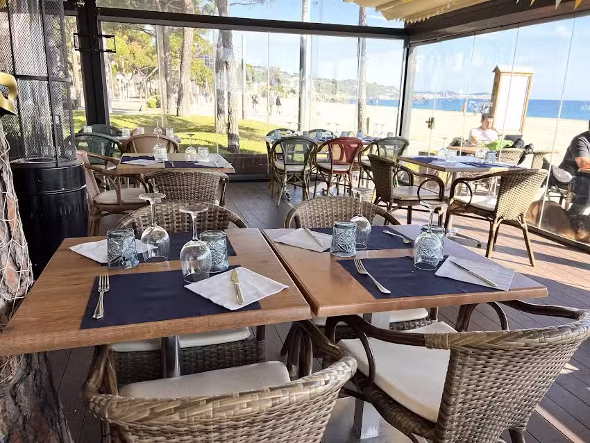 Xic Beach Restaurant, Lounge