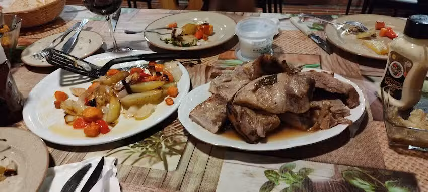 YENKA | Restaurante &ndash; Pensi&oacute;n **