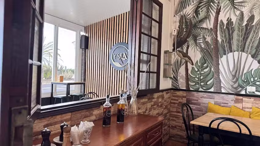 Ysla Job&rsquo;s Bar