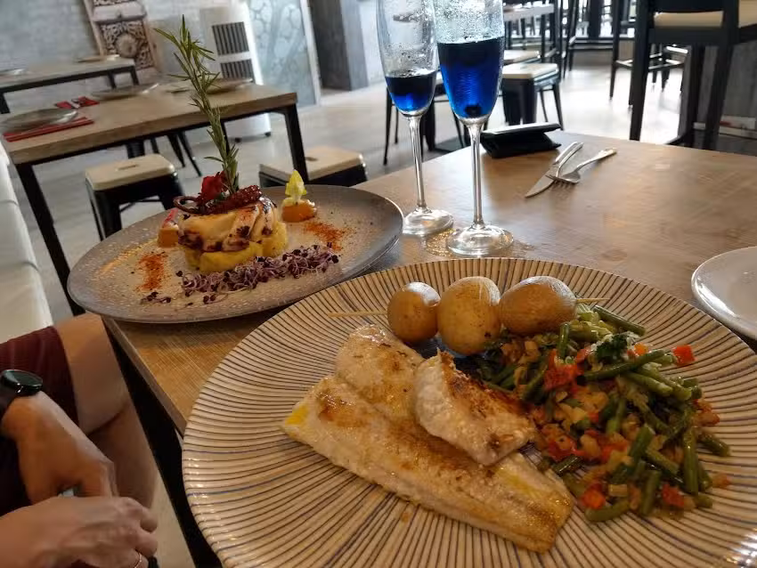 ZABOR FETEN &ndash; Restaurante, Bar y Tapas en Torremolinos